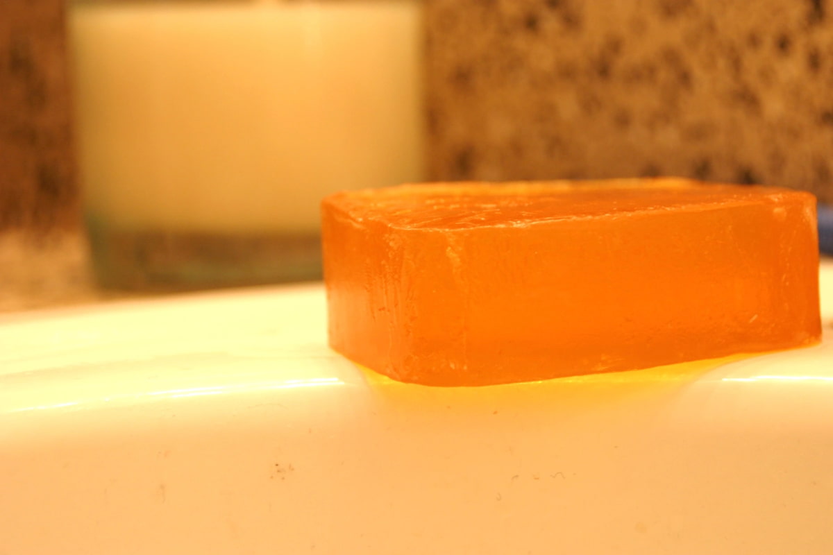  صابونة هاي ديرم؛ أصفر برتقالي صلب شفاف علاج التهابات الجلد Vitamin E 